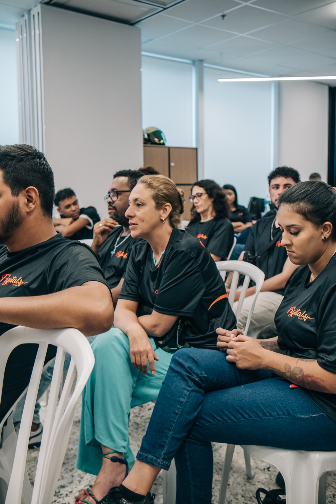Equipe Figital Trade em ação de merchandising e treinamento no varejo