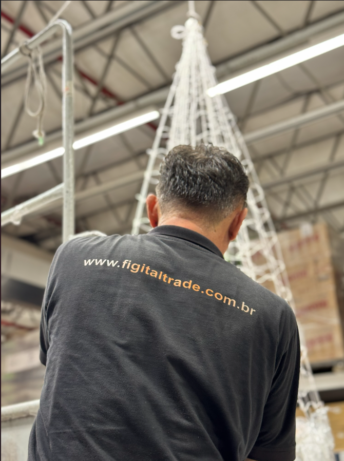 Promotor Figital Trade atuando no PDV